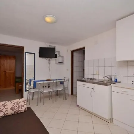 Mira * Starigrad Paklenica